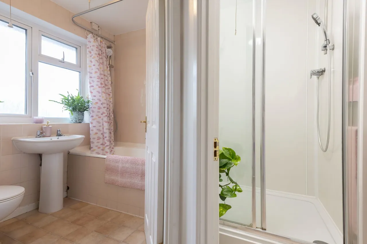 Belworth Drive, Cheltenham, GL51, photo 17