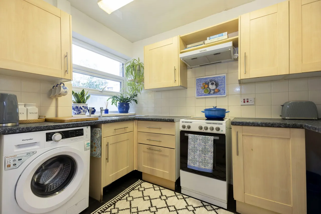 Belworth Drive, Cheltenham, GL51, photo 9