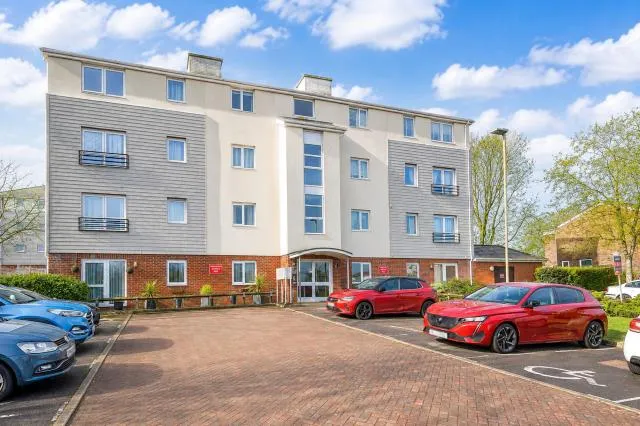 Rossetti Close, Basingstoke, RG24, photo 3