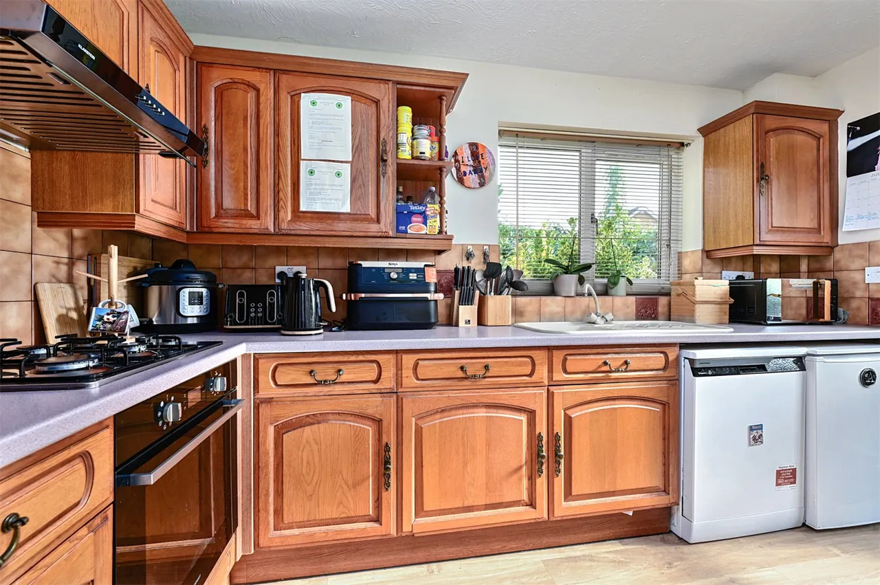 College Road, Ash Vale, Guildford, Surrey, GU12 5HD, photo 4