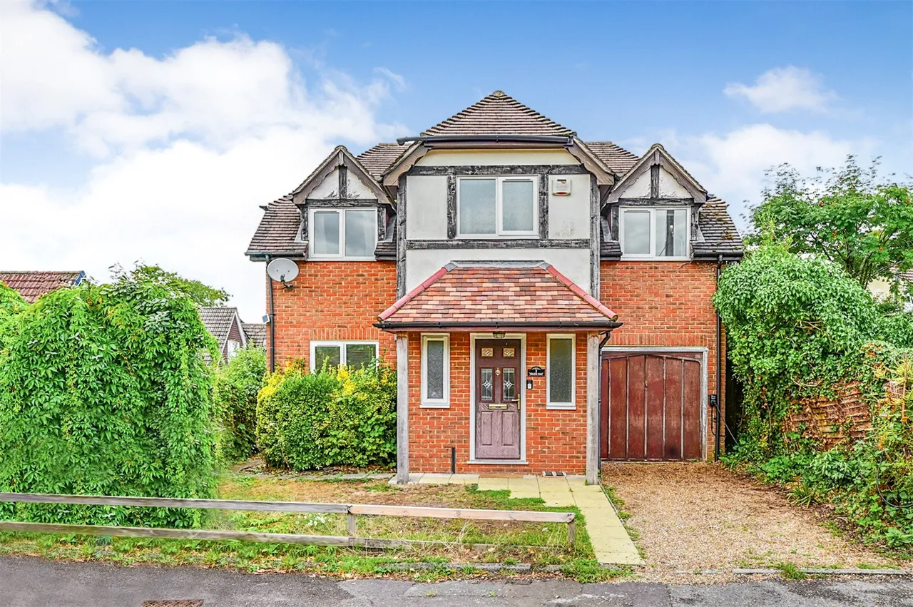3 bed house for sale — College Road, Ash Vale, Guildford, Surrey, GU12 5HD