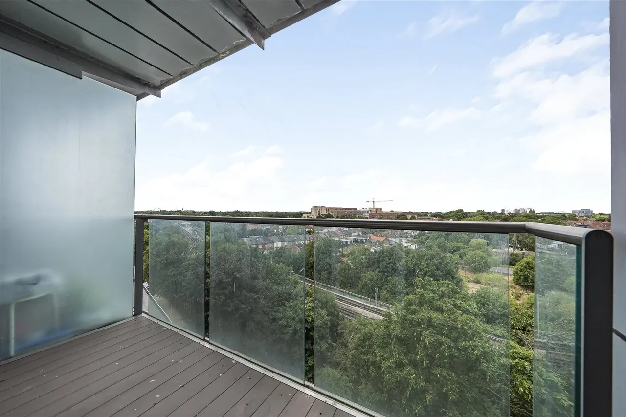 The Blenheim Centre, Hounslow, TW3, photo 2