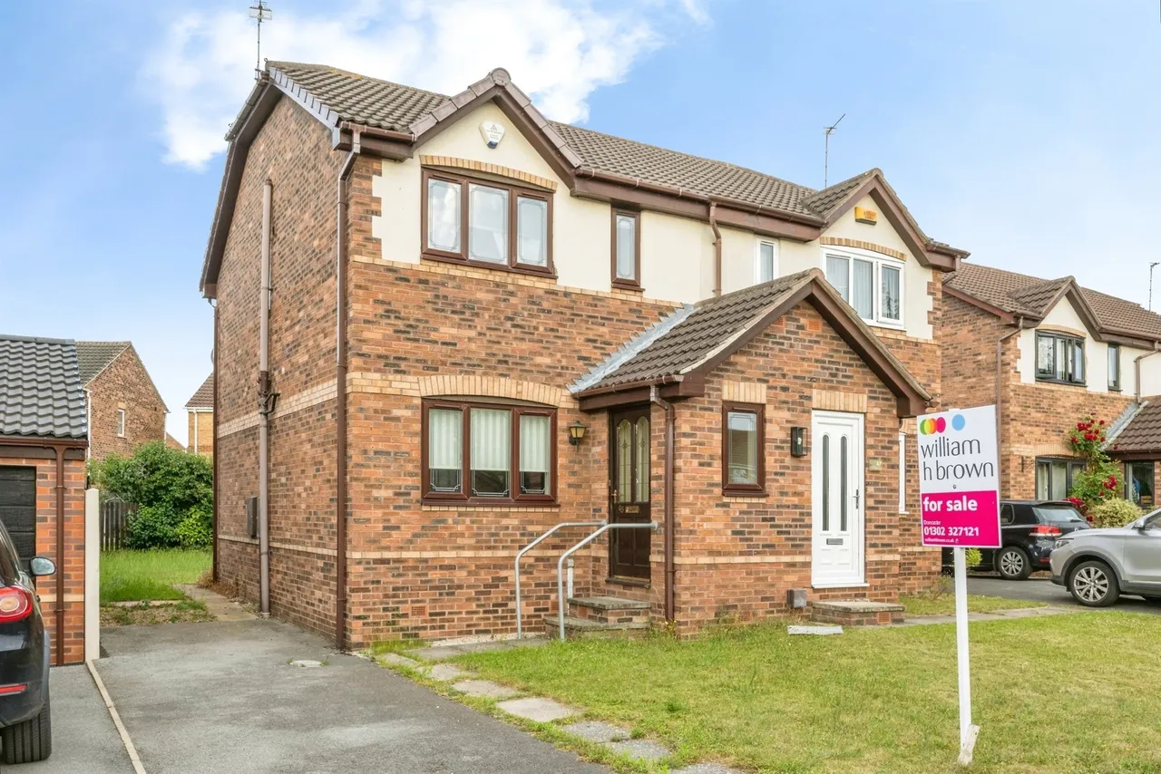 3 bed house for sale, Church Meadow Road, Rossington, DN11