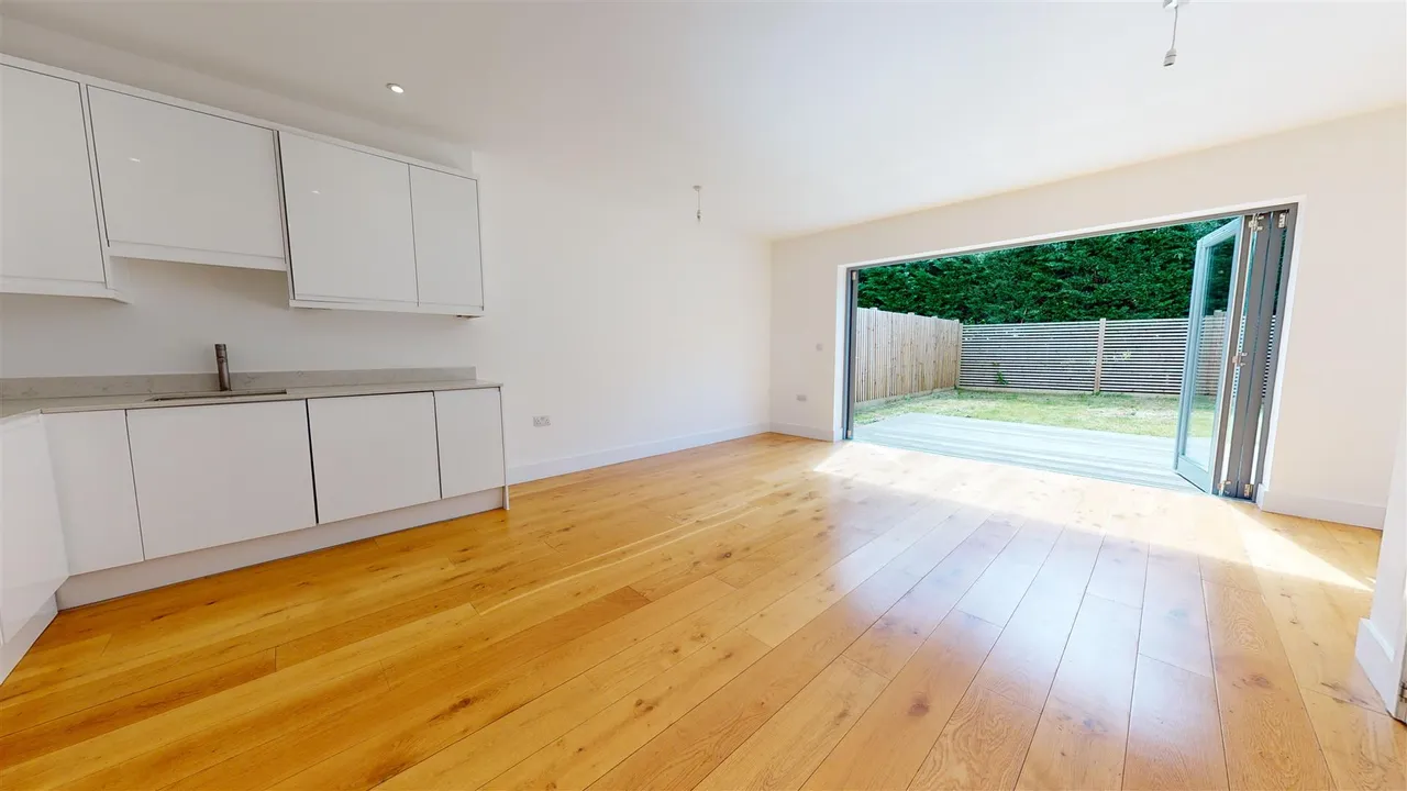 Trevelyan Gardens, Loughton, photo 5