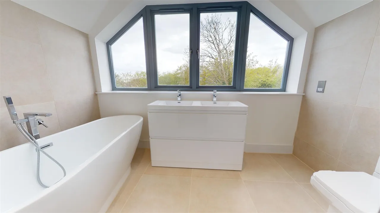 Trevelyan Gardens, Loughton, photo 10
