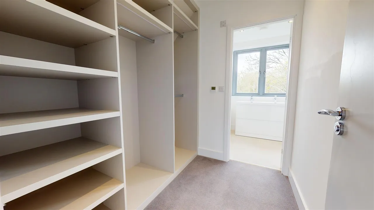 Trevelyan Gardens, Loughton, photo 9