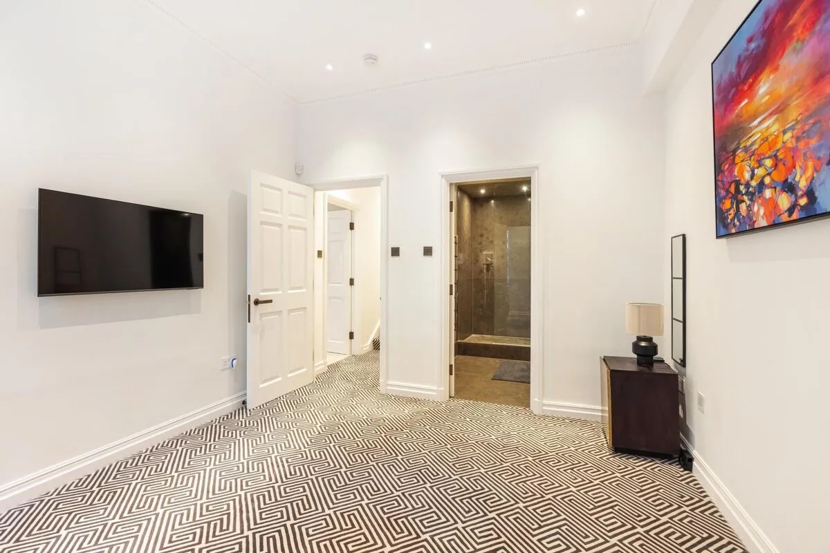 Gloucester Square, London, W2, photo 18