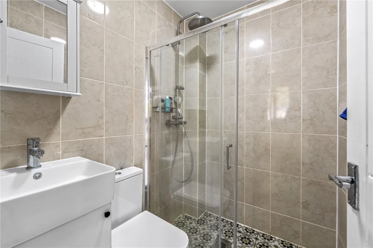 Pentland Avenue, Shepperton, TW17 0BL, photo 12