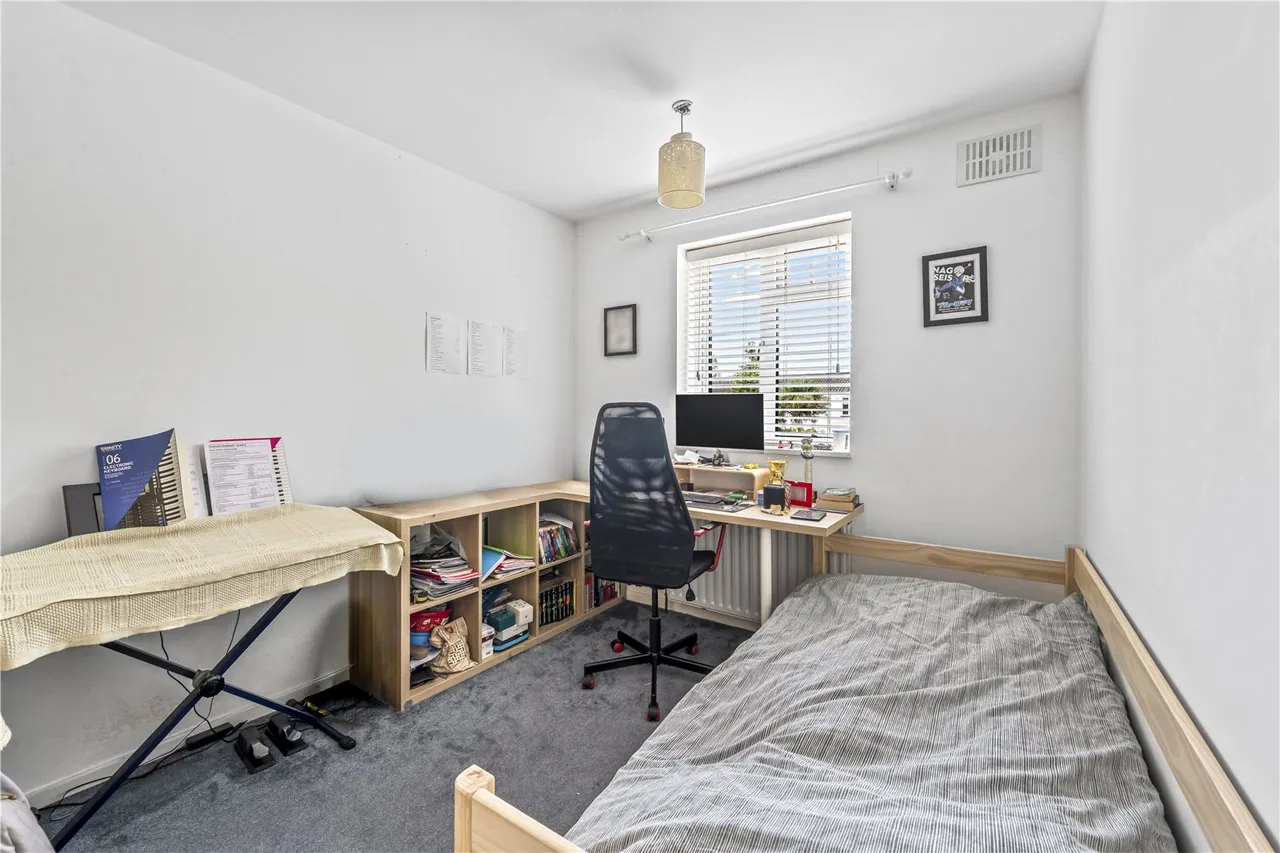 Pentland Avenue, Shepperton, TW17 0BL, photo 8