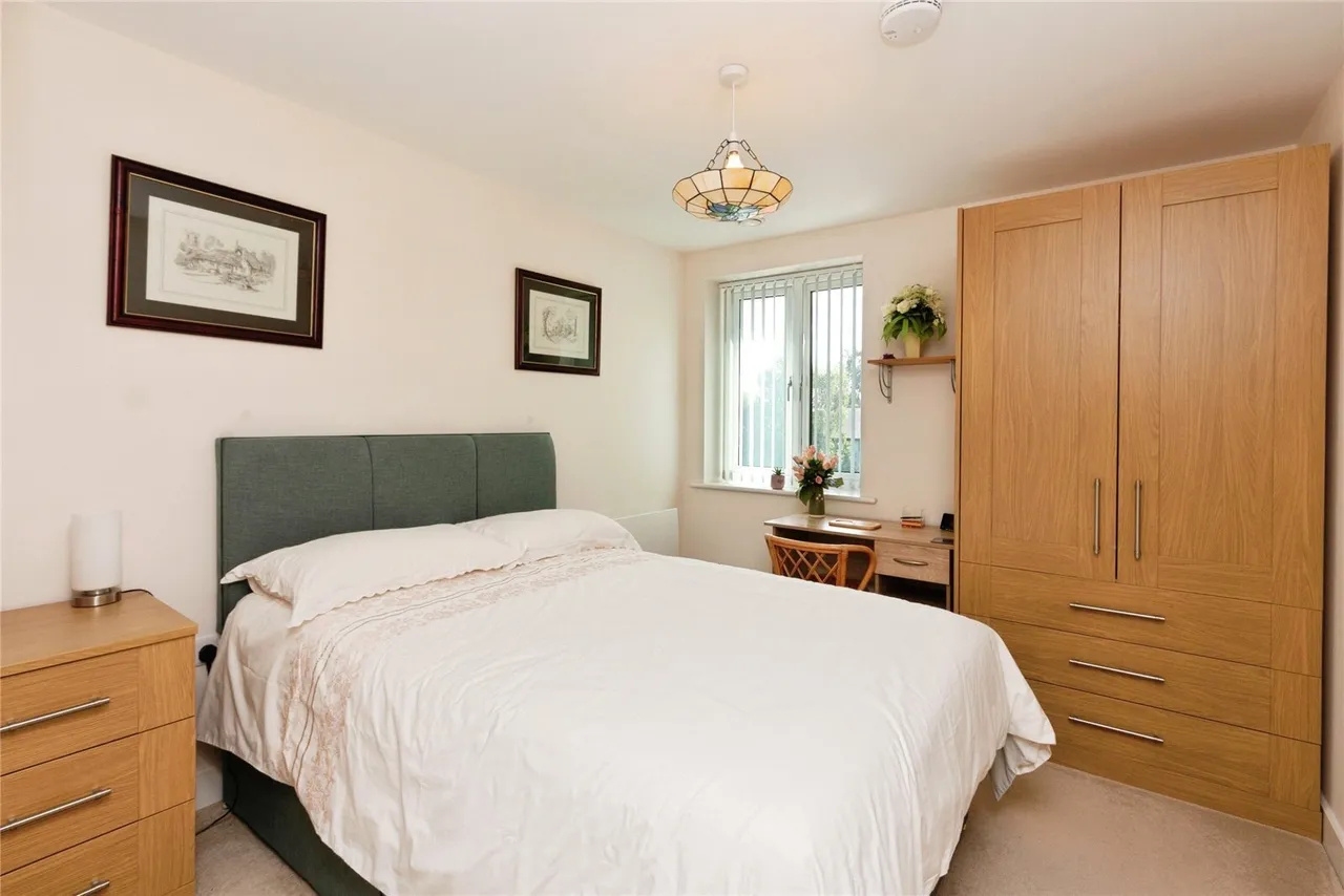 Shortwood Copse Lane, RG23, photo 4