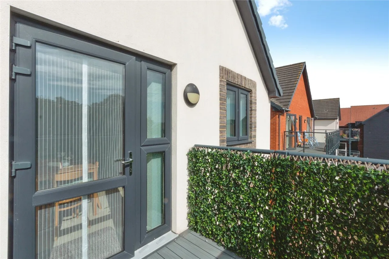 Shortwood Copse Lane, RG23, photo 15