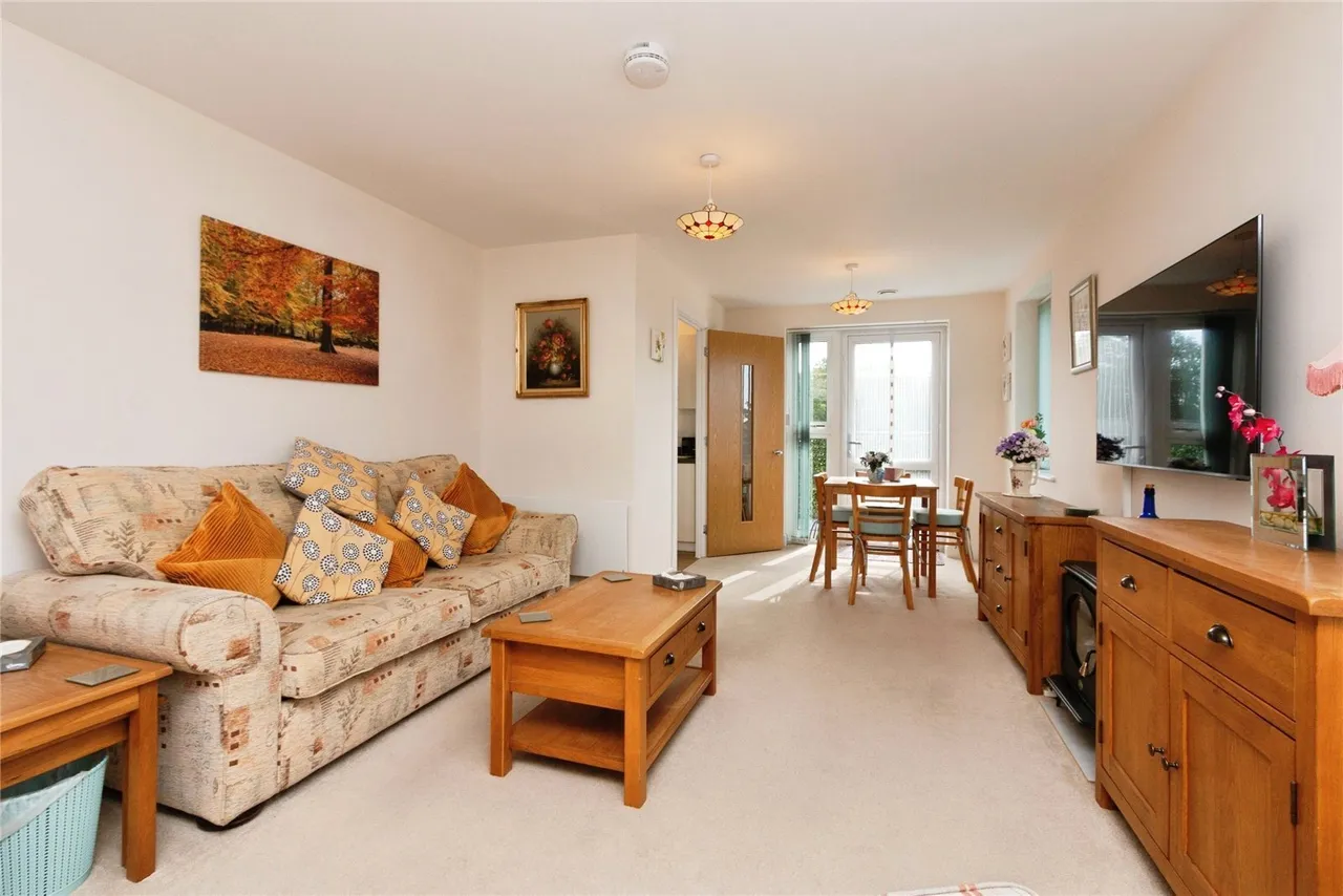 Shortwood Copse Lane, RG23, photo 2