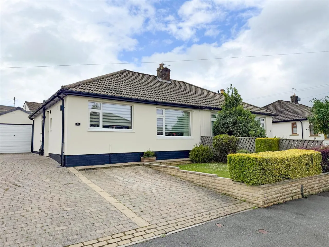 2 bed house for sale — Aireville Drive, Silsden, BD20 0HU