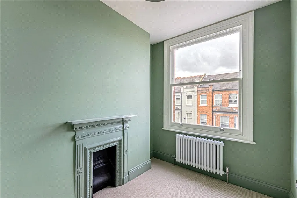 3 bed flat for sale — Rostrevor Road, London, SW6