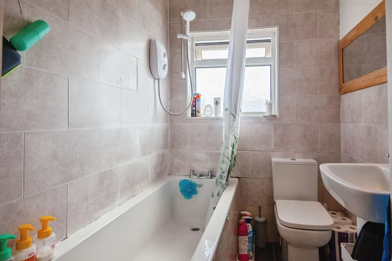 Lancing Road, Sheffield, S2, photo 10