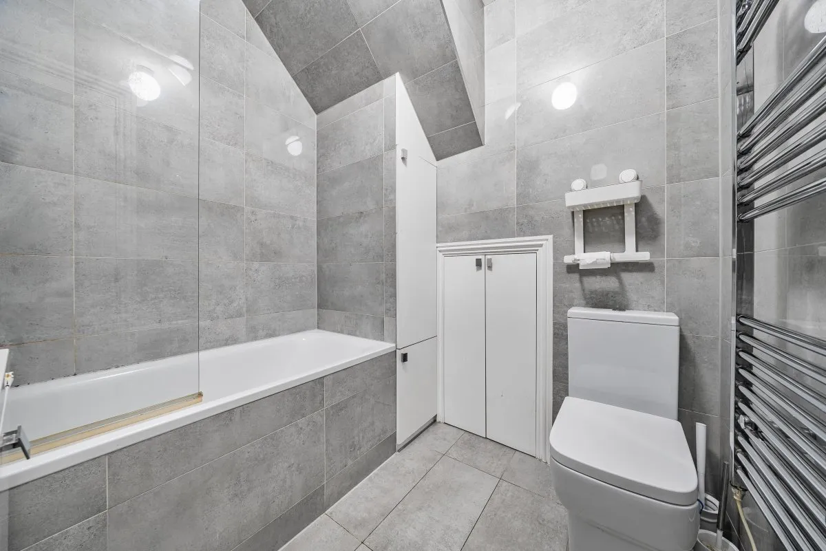 Backwater Place, Kingston Upon Thames, KT1, photo 3