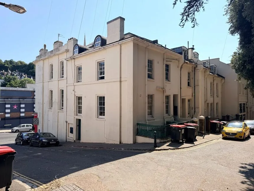 1 bed flat to rent, Torwood Street, Torquay, TQ1