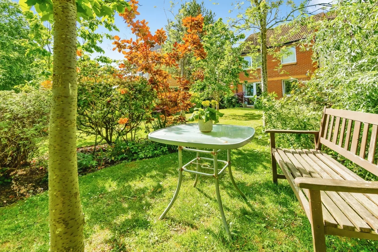 Linkfield Lane, Redhill, RH1, photo 10