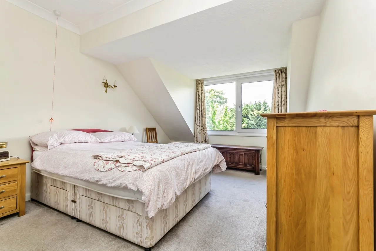 Linkfield Lane, Redhill, RH1, photo 5