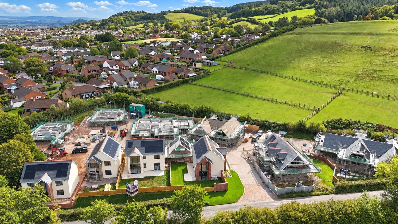 3 bed house for sale, Exmoor Close, Woodcombe, TA24