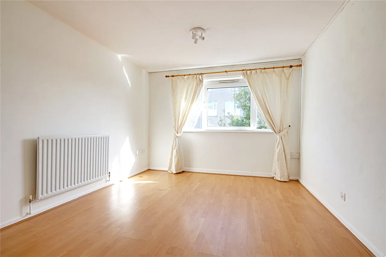 1 bed property to rent, Hadrians Ride, Enfield