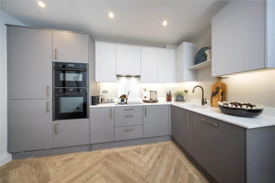 Littleworth Road, Esher, KT10, photo 3