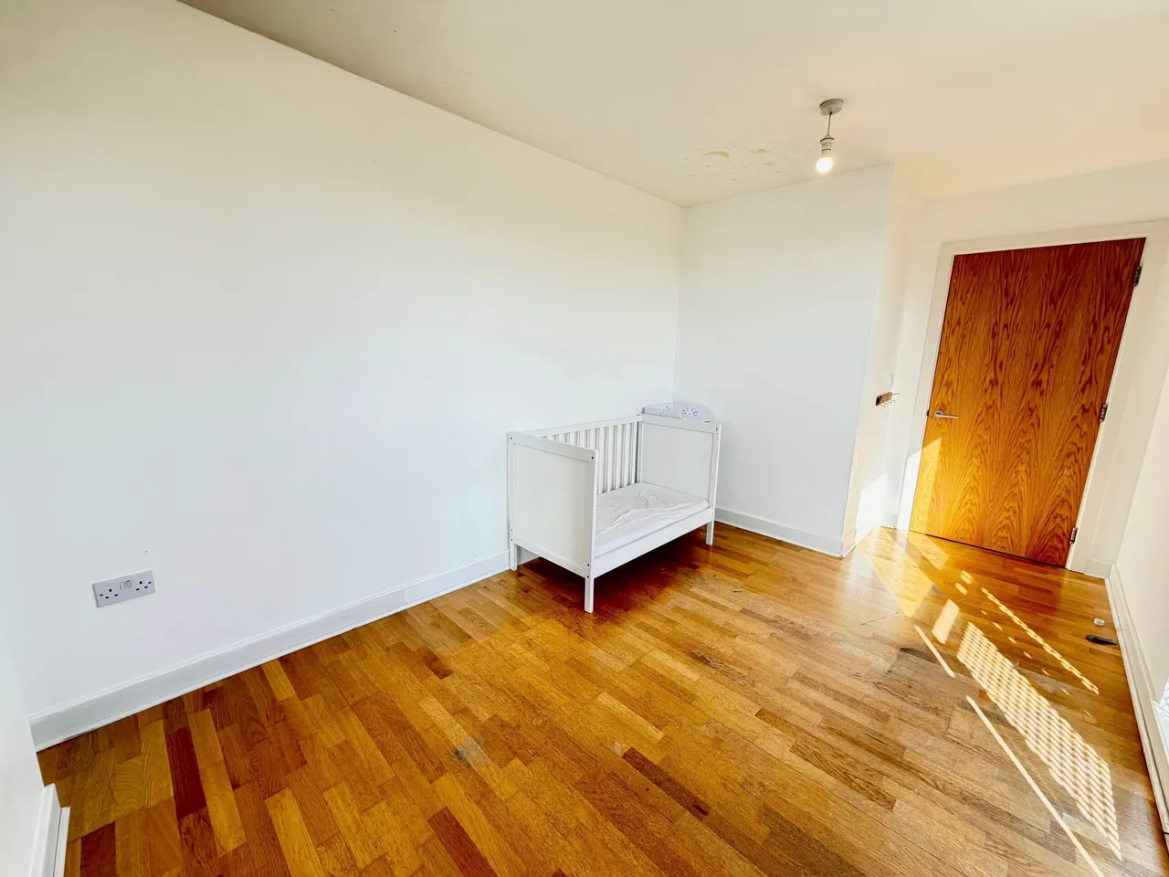 Roundwood Court, Bethnal Green, E2, photo 6