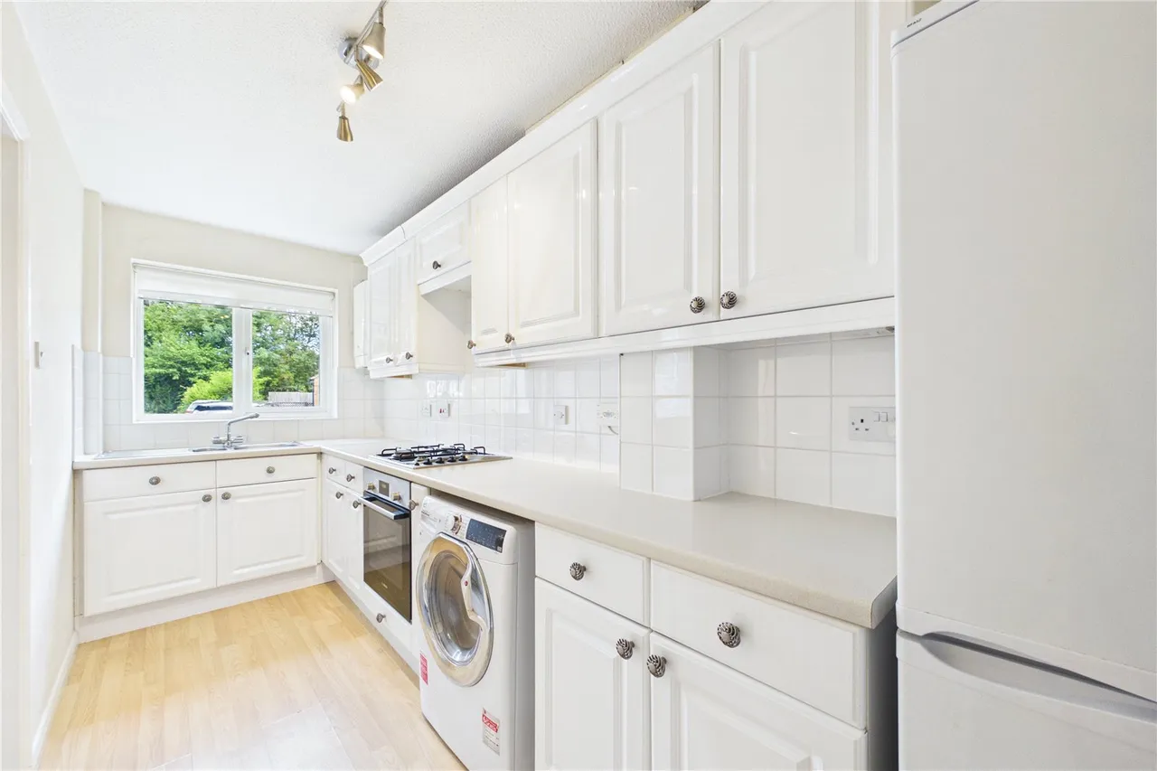 Sorrells Close, Chineham, RG24, photo 4