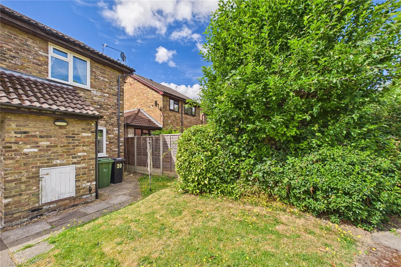Sorrells Close, Chineham, RG24, photo 9