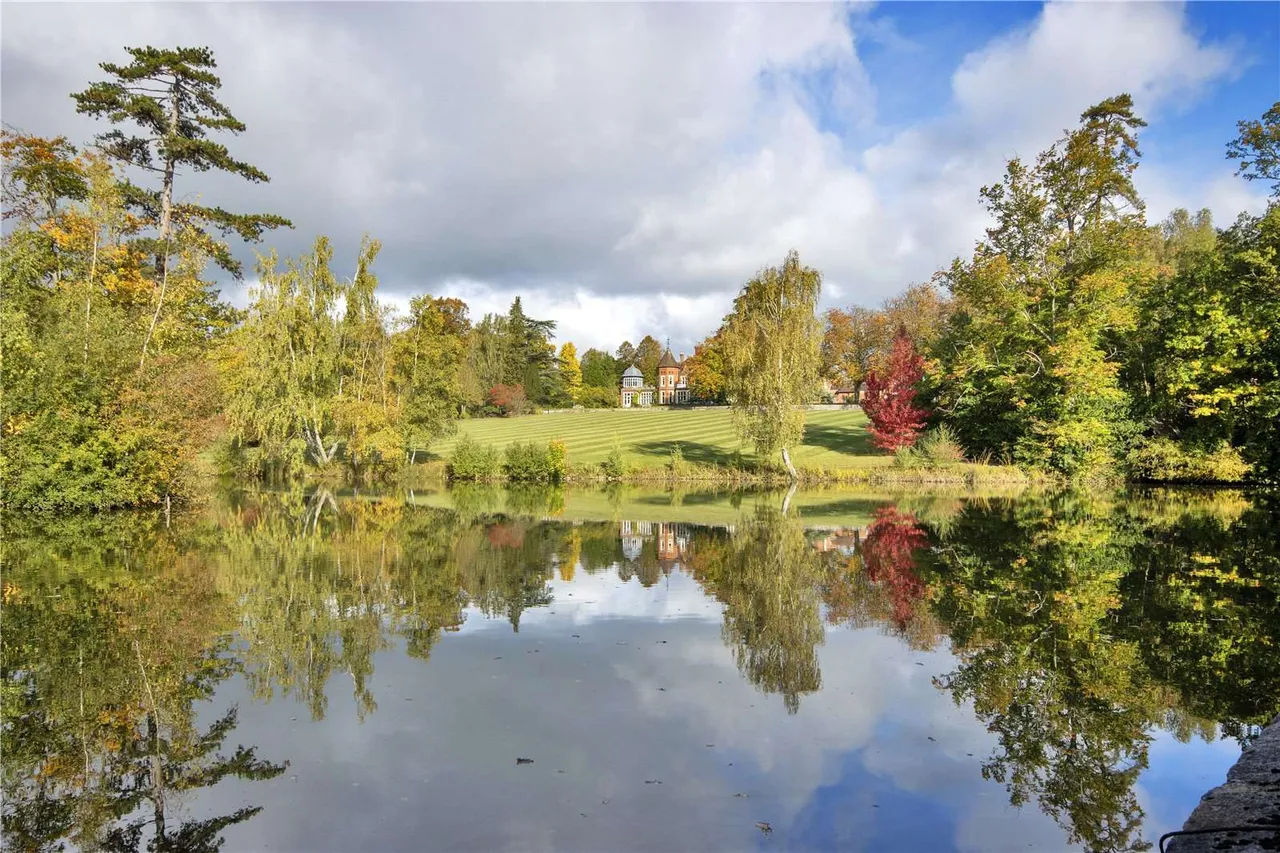 North Frith Park, Hadlow, Tonbridge, Kent, TN11 9QW, photo 3