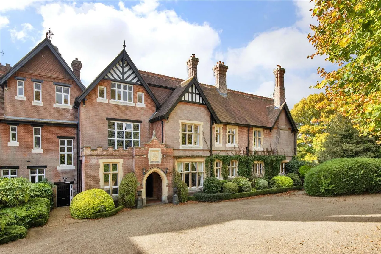 North Frith Park, Hadlow, Tonbridge, Kent, TN11 9QW, photo 4