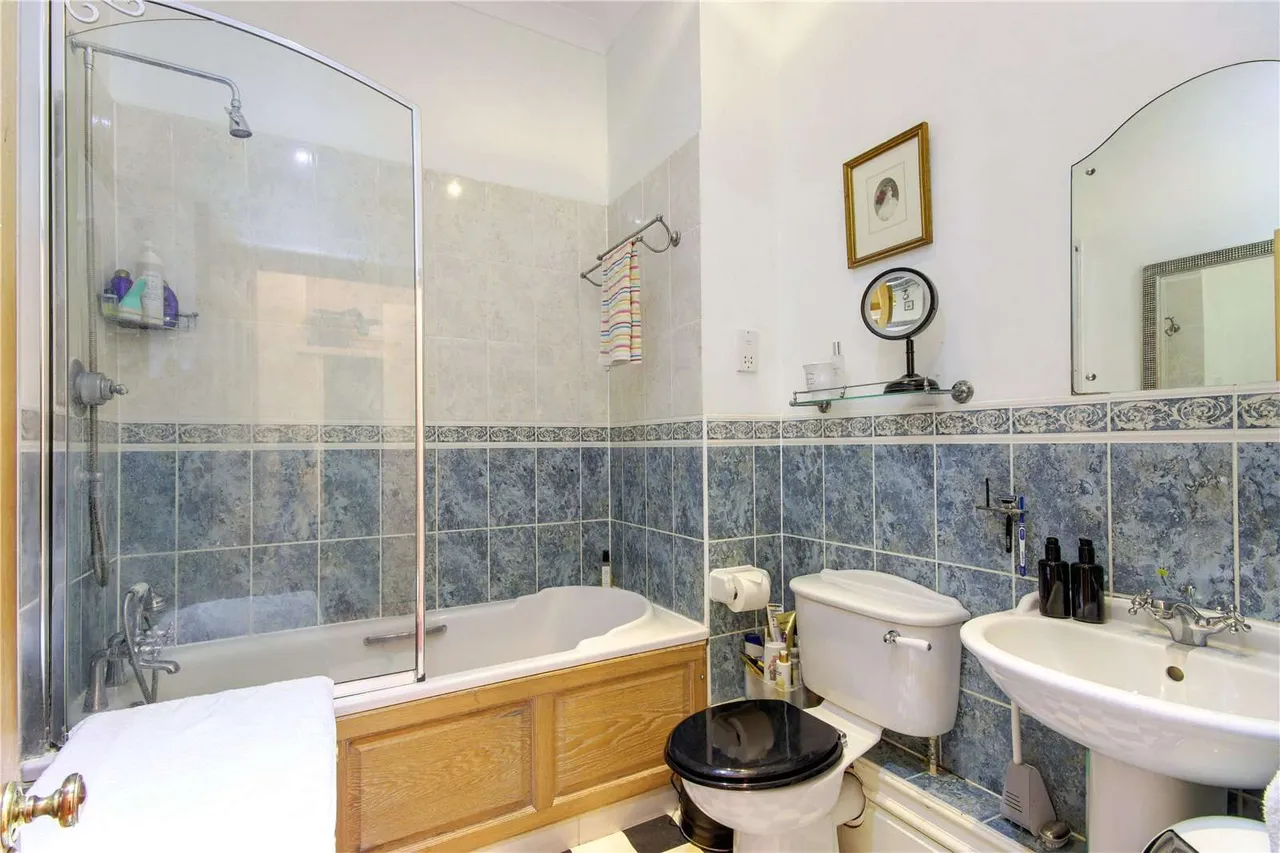 North Frith Park, Hadlow, Tonbridge, Kent, TN11 9QW, photo 9