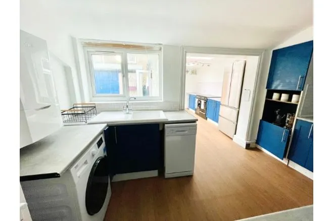 Hawarden Road, Colwyn Bay, LL29, photo 3