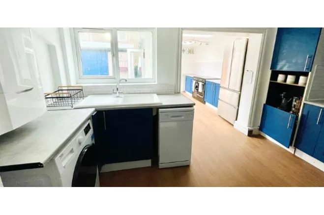 Hawarden Road, Colwyn Bay, LL29, photo 4