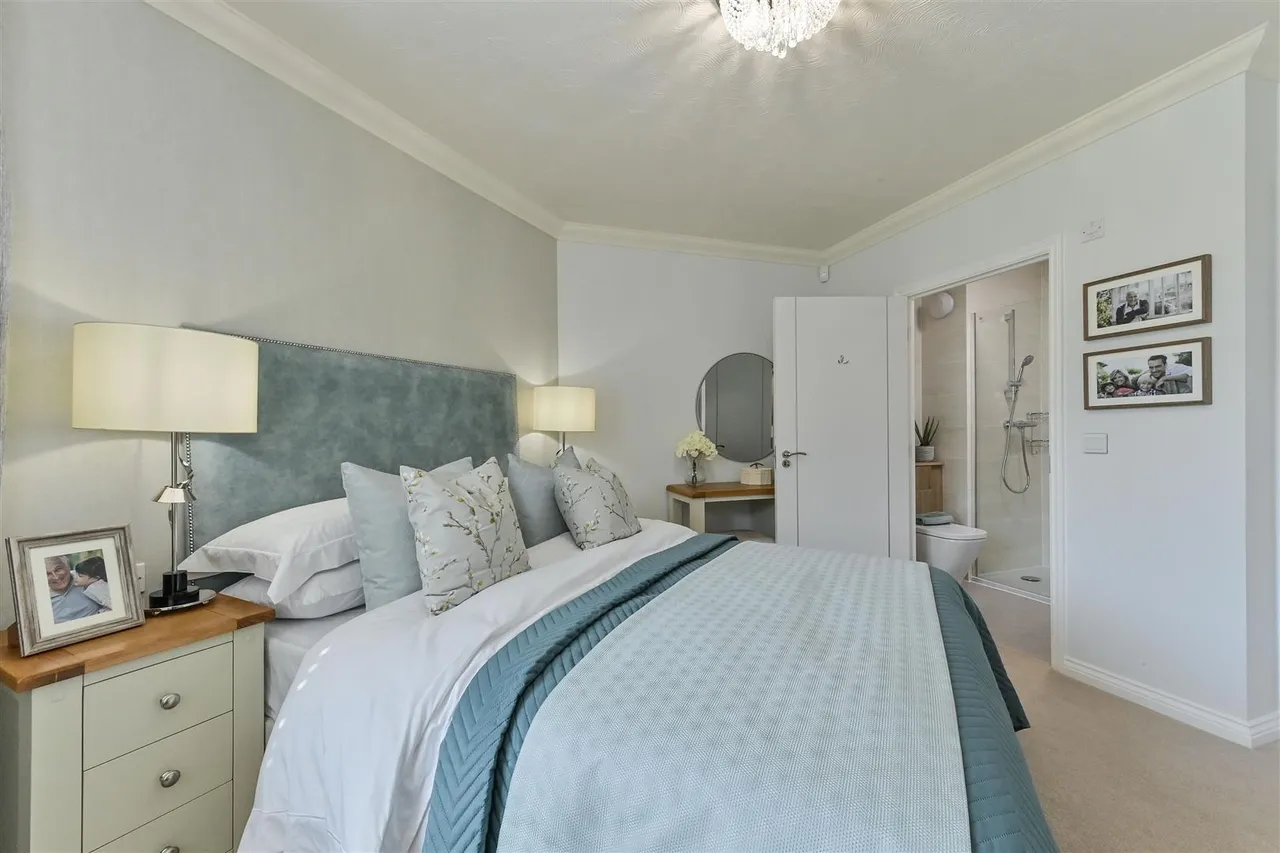 Commercial Road, Paddock Wood, TN12, photo 7