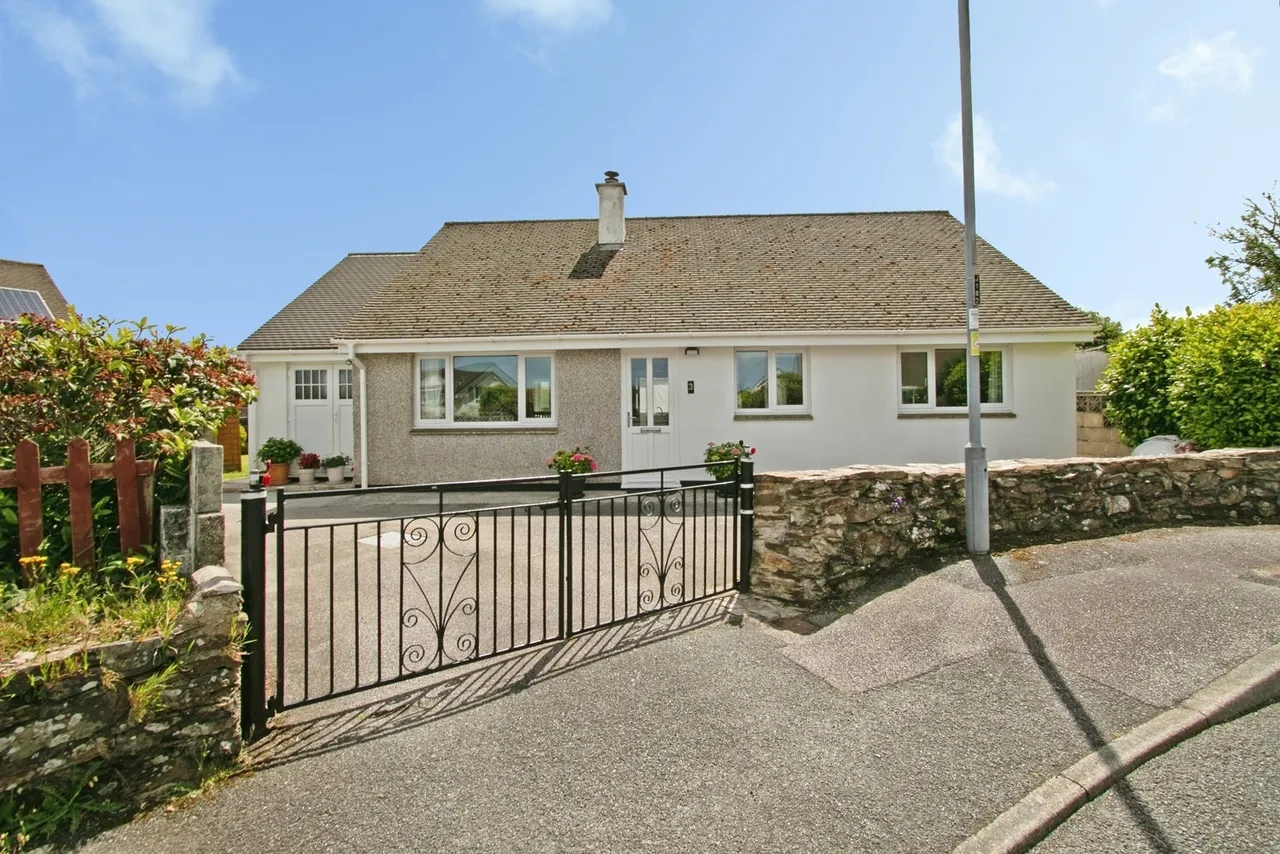 3 bed house for sale, Rose Meadow, Stithians, TR3