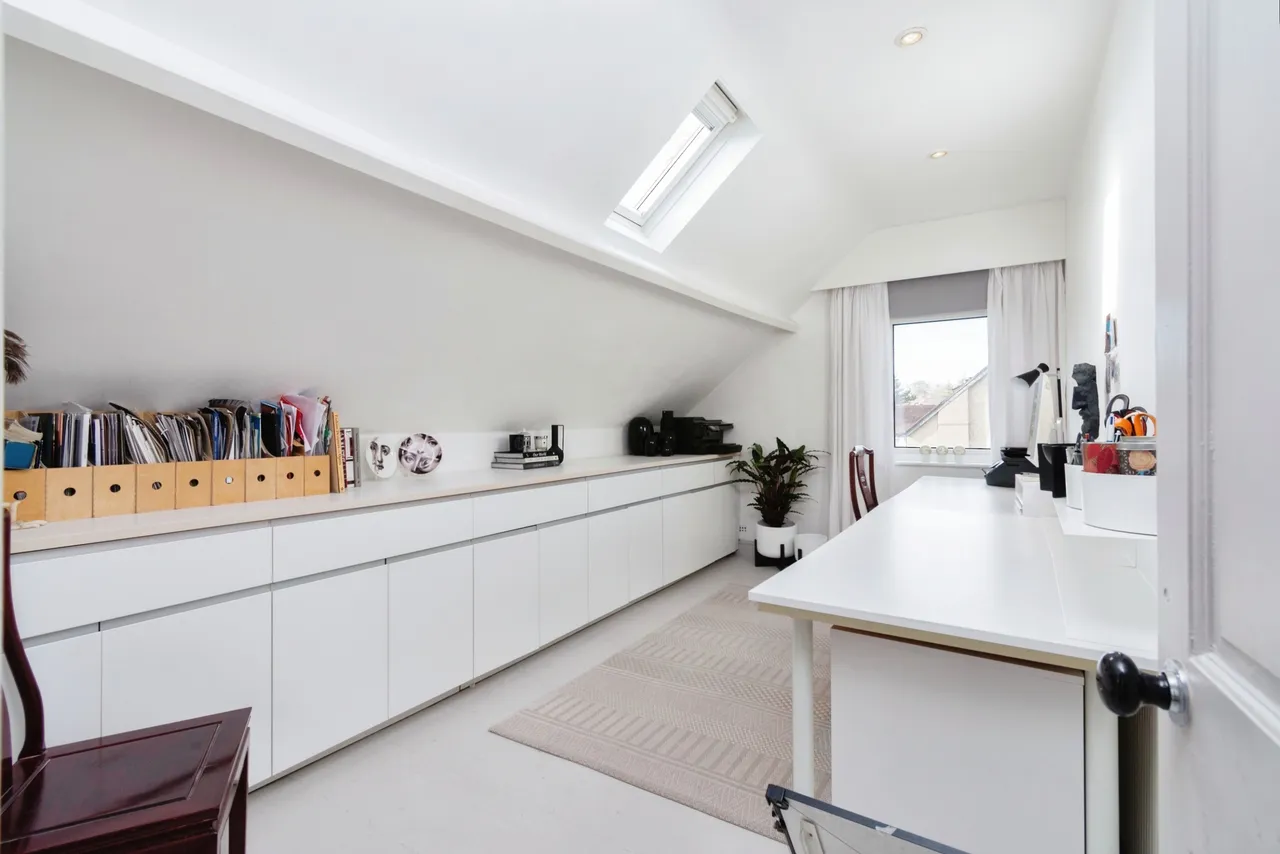 Foxley Lane, Purley, CR8, photo 3