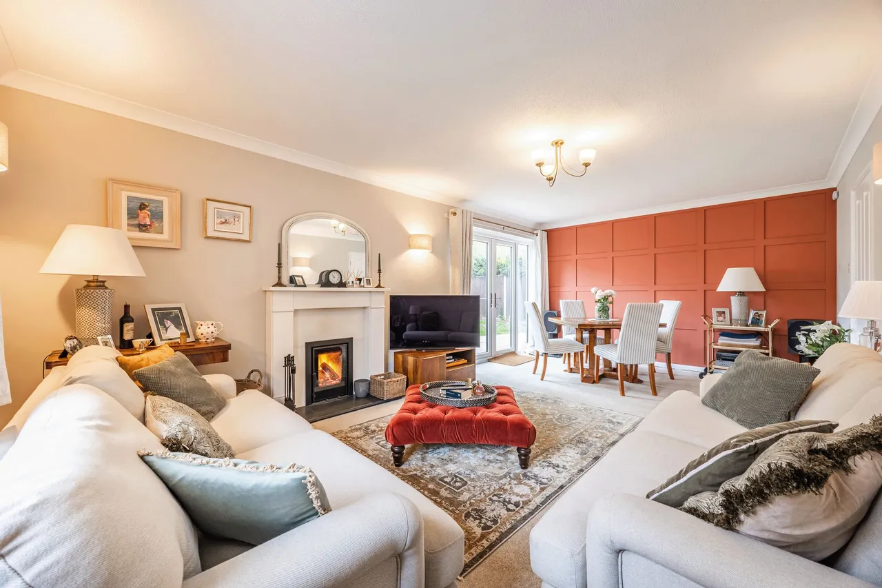 5 bed house for sale, Detached Family Home with Detached An