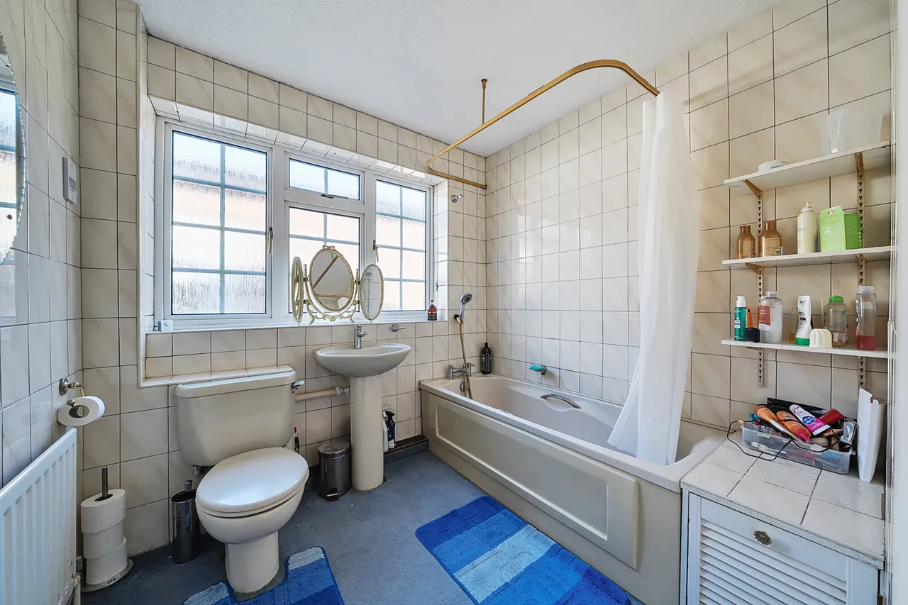 Wolds Drive, BR6, photo 18