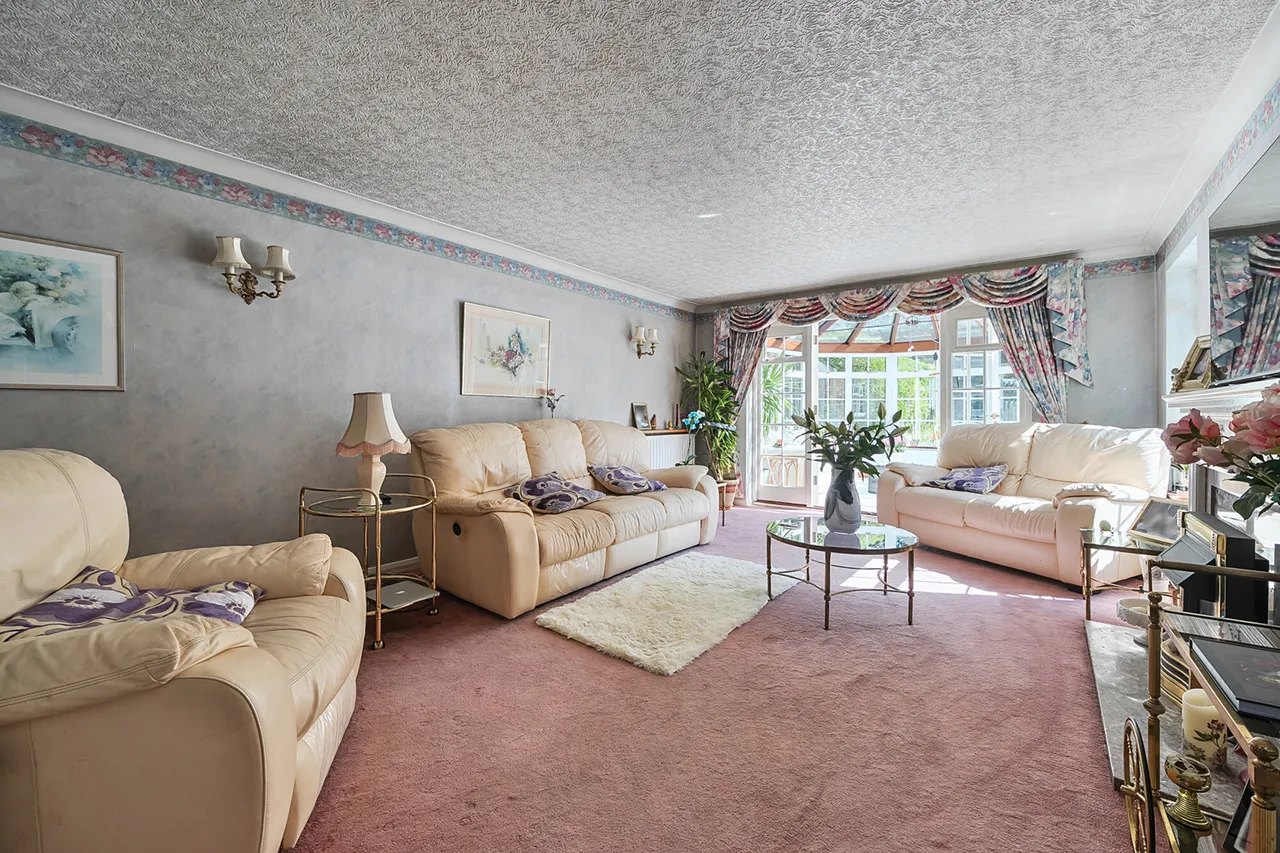 Wolds Drive, BR6, photo 19