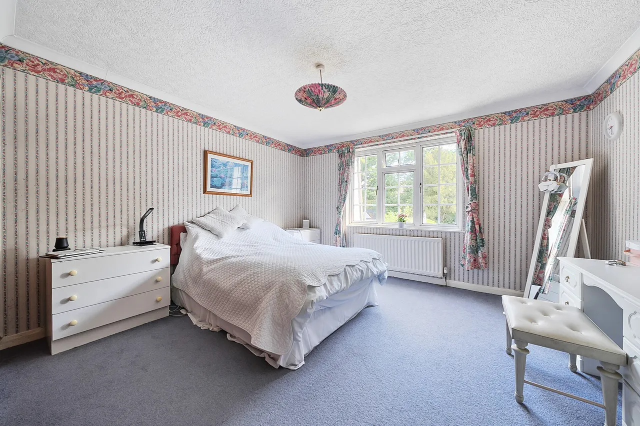 Wolds Drive, BR6, photo 13