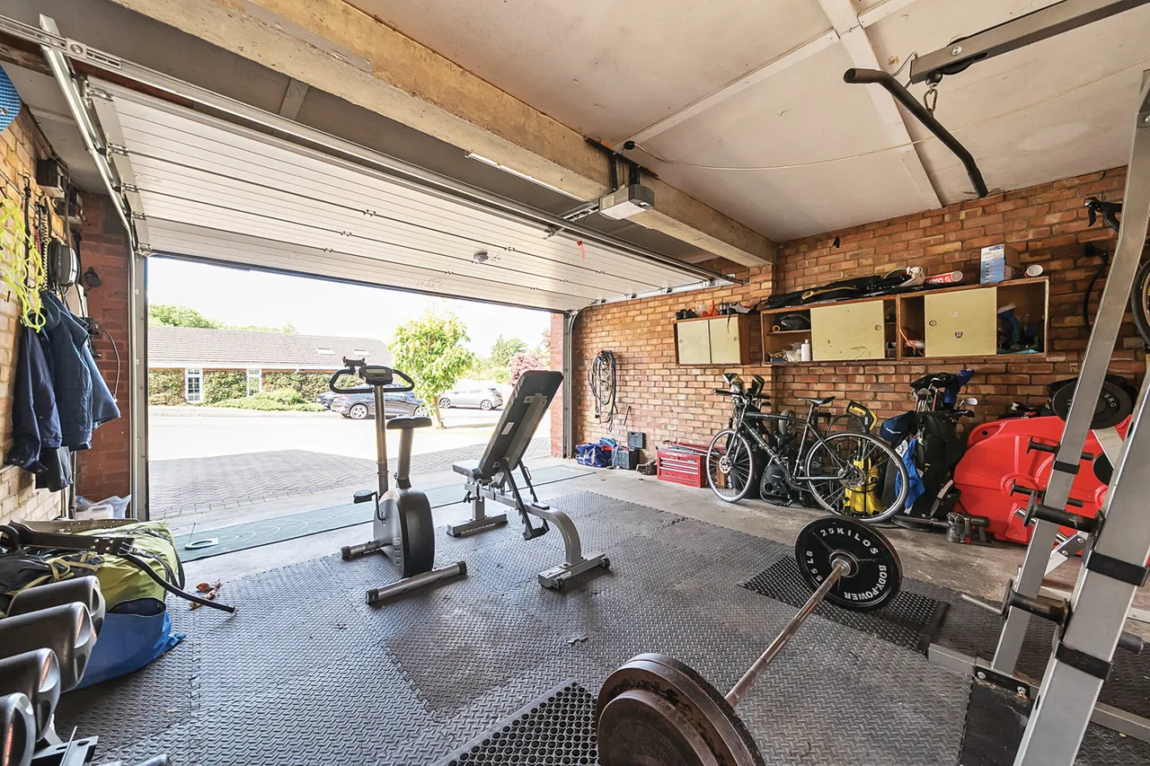 Wolds Drive, BR6, photo 11