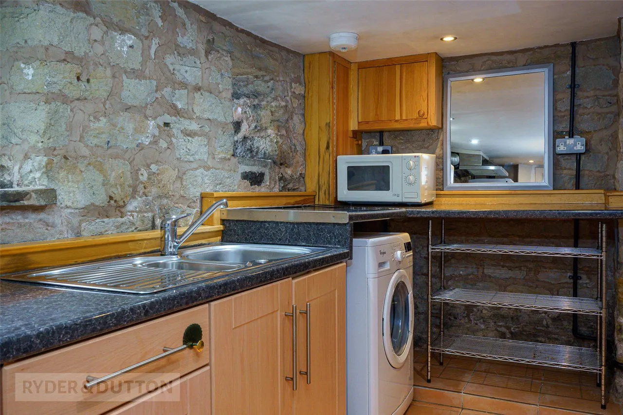 Hanson Lane, Huddersfield, HD1, photo 6