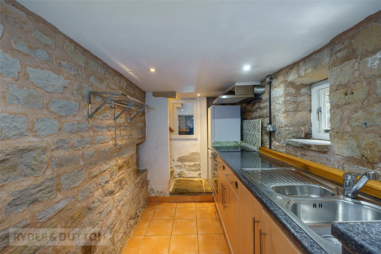 Hanson Lane, Huddersfield, HD1, photo 7