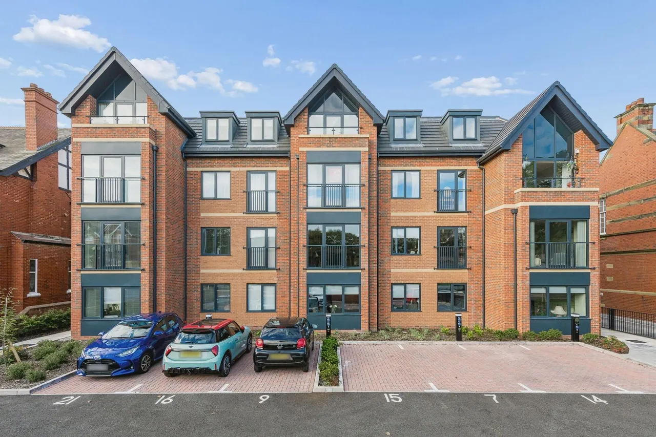 Clifton Drive South, FY8, photo 13