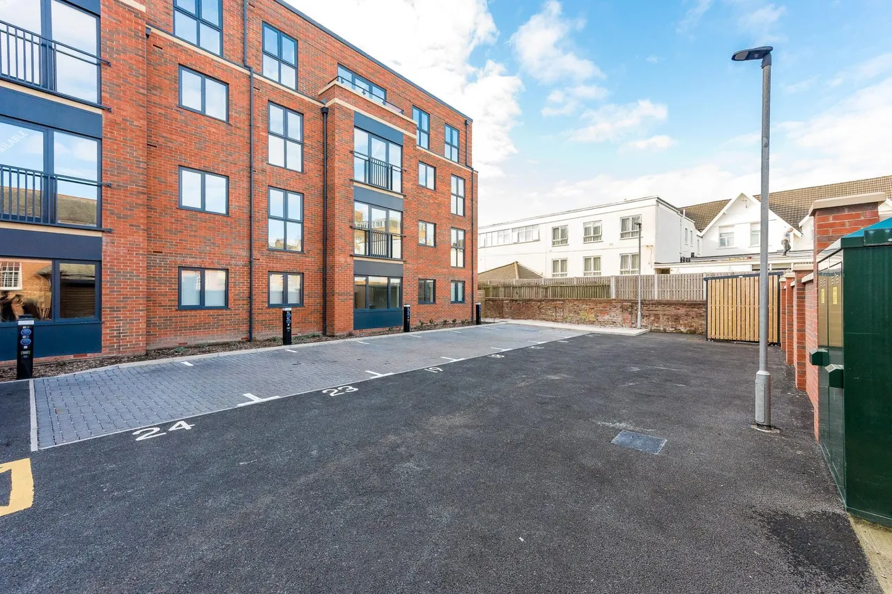 Clifton Drive South, FY8, photo 15