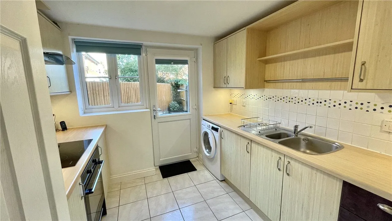 Lingfield Crescent, Stratford-upon-Avon, CV37, photo 4