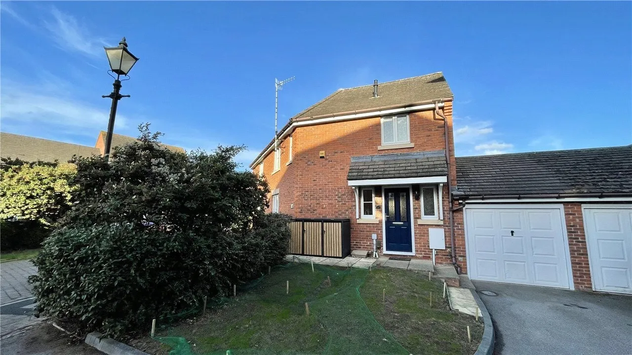 Lingfield Crescent, Stratford-upon-Avon, CV37, photo 2