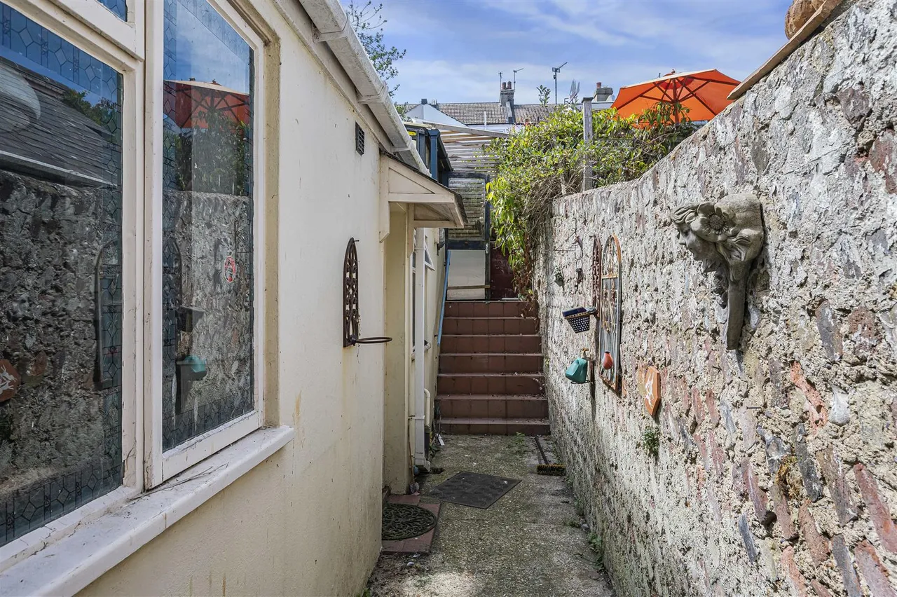 Meeching Road, Newhaven, photo 21