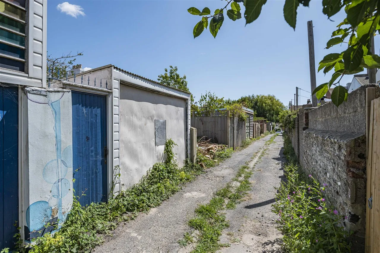 Meeching Road, Newhaven, photo 28